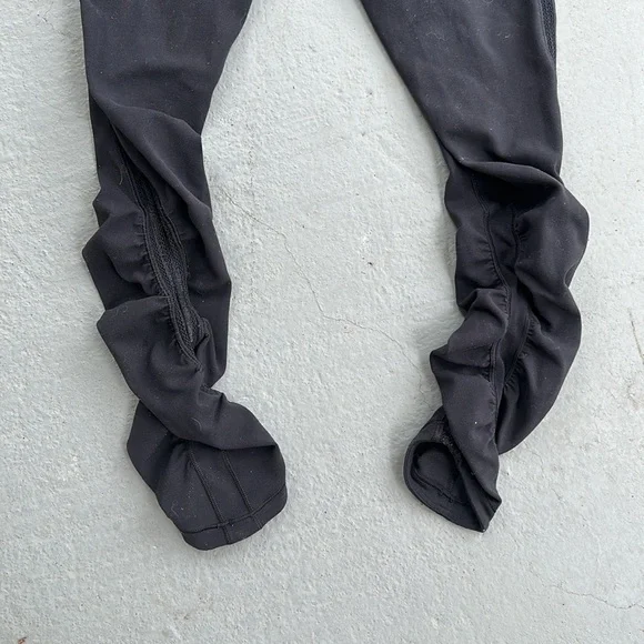 Ivivva Girls Black Capri Scrunched Leggings Size 12 - Picture 8 of 8